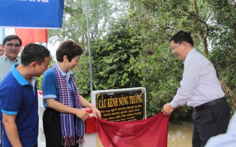 KHÁNH THÀNH CẦU KÊNH NÔNG TRƯỜNG DO QUỸ HÀNH TRÌNH XANH VÀ NCB TÀI TRỢ